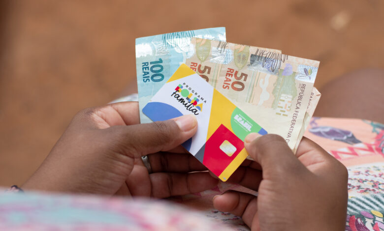 Desconto no Bolsa Família.