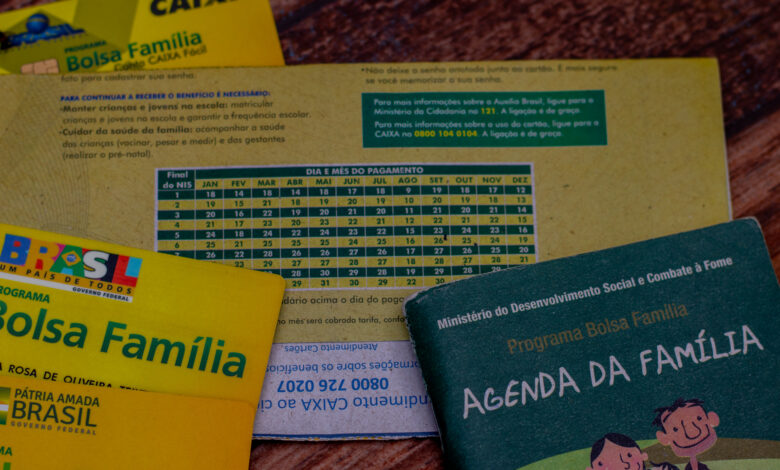 Bolsa Família antecipado.