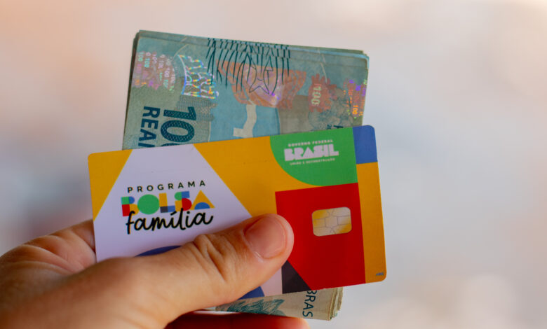 Nova lei do Bolsa Família.