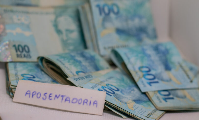 Aposentadoria com 5 anos de contribuição.