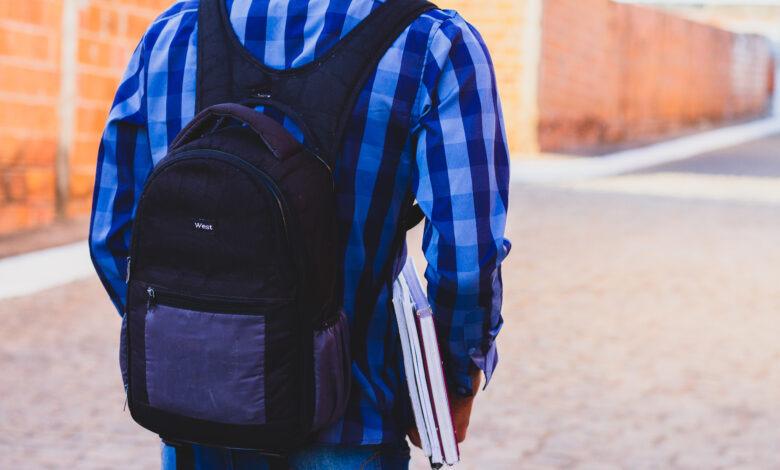 Bolsa para estudante.