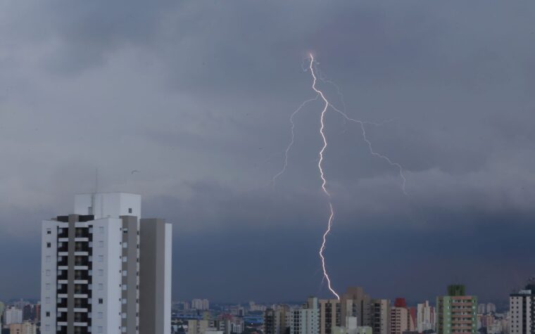 Chuvas constantes colocam São Paulo em estado de atenção