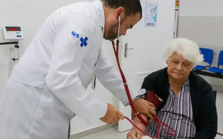 Exame nacional de qualificação médica será realizado neste domingo