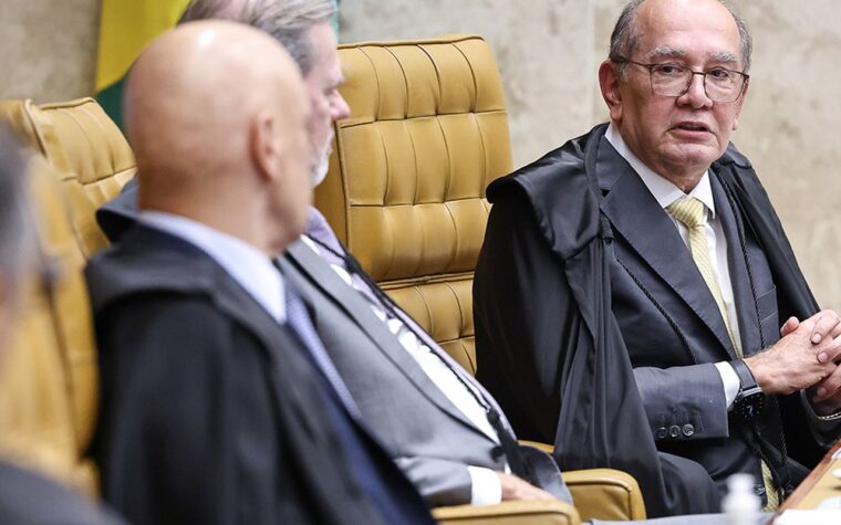 Gilmar pede a Fachin acesso total ao celular de Vorcaro
