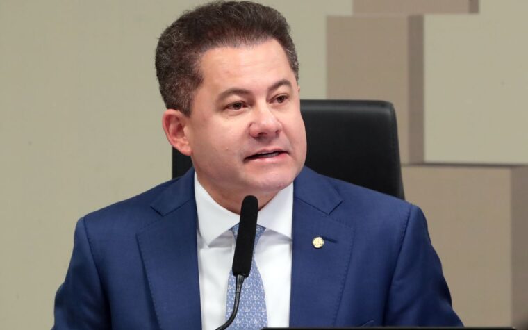 Deputado Cezinha de Madureira suspeito de negociar acesso ao STF