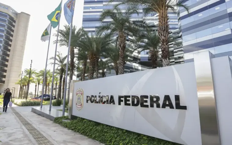PF possui celular de Vorcaro e pode enviar dados a ministros